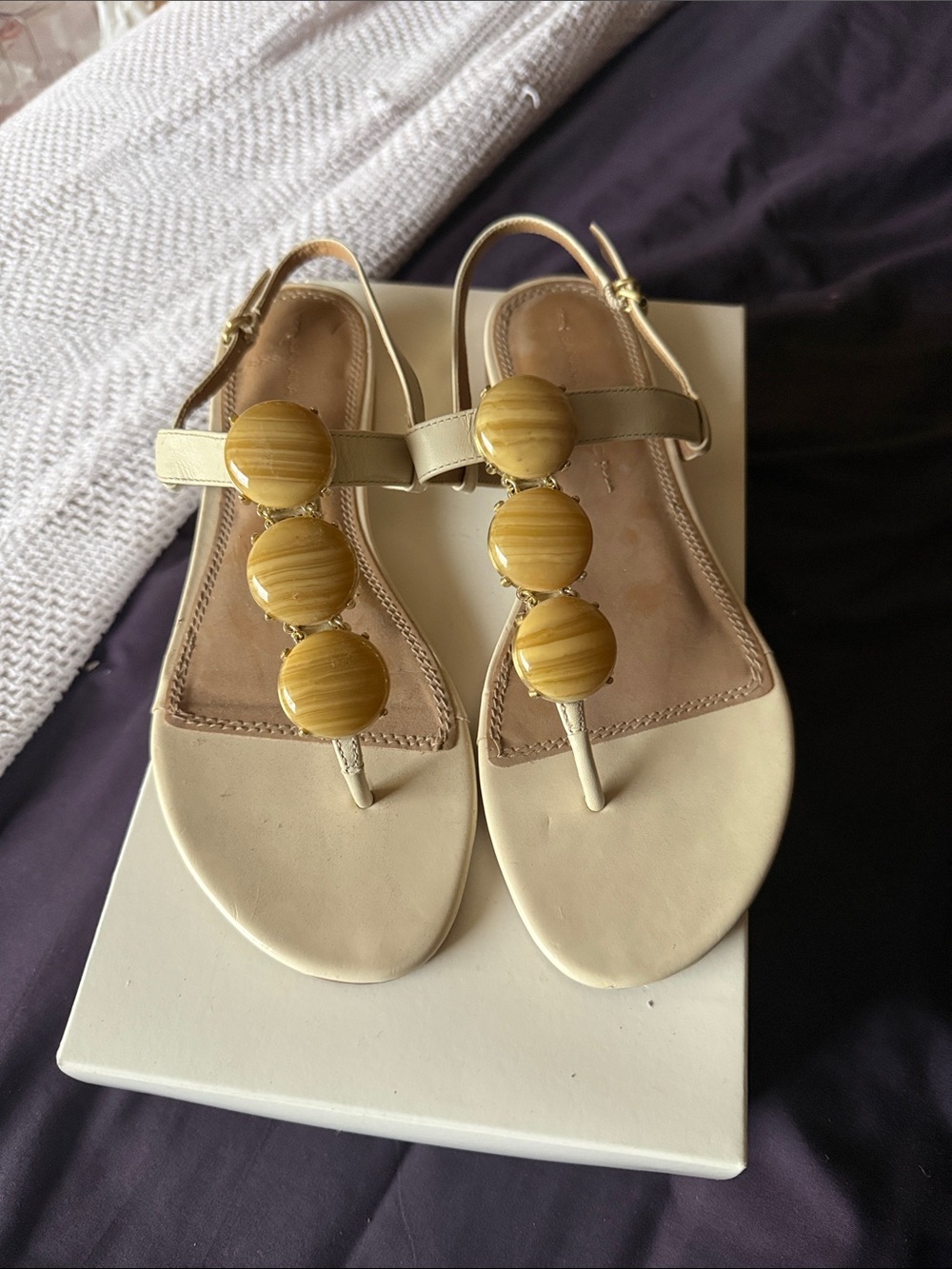 Banana Republic Cream T-Strap Sandals with 3 large button Accents     Size 8.5